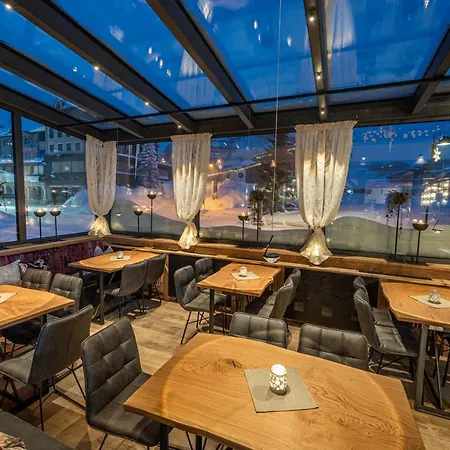 Zehnerkar & ホテル 4*