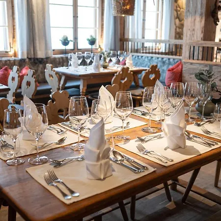 Zehnerkar & ホテル オーバータウエルン