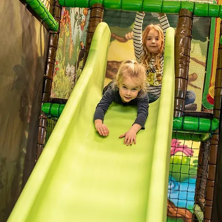 Zehnerkar & ホテル