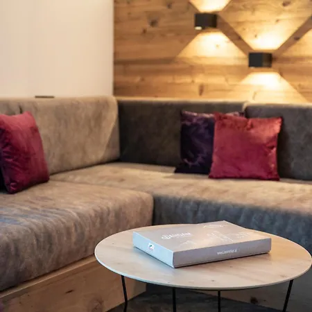 ホテル Zehnerkar & オーバータウエルン