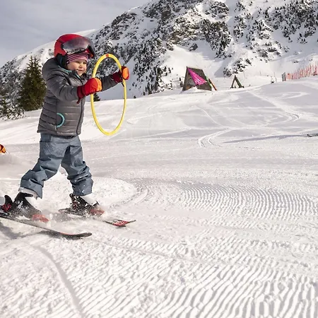 ホテル Zehnerkar & 4*