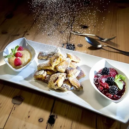 Zehnerkar & ホテル 4*