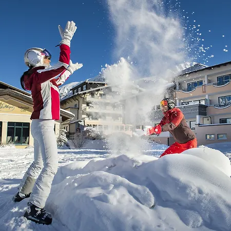 Zehnerkar & ホテル 4*