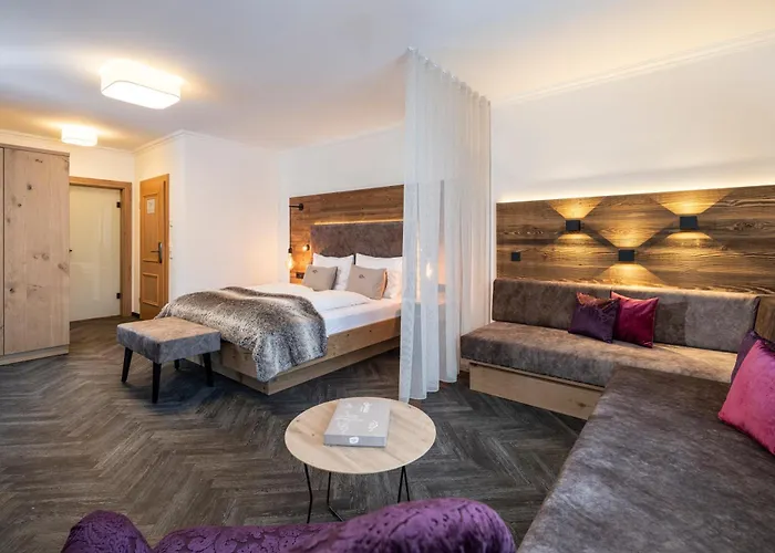 Hotel Zehnerkar & 4*